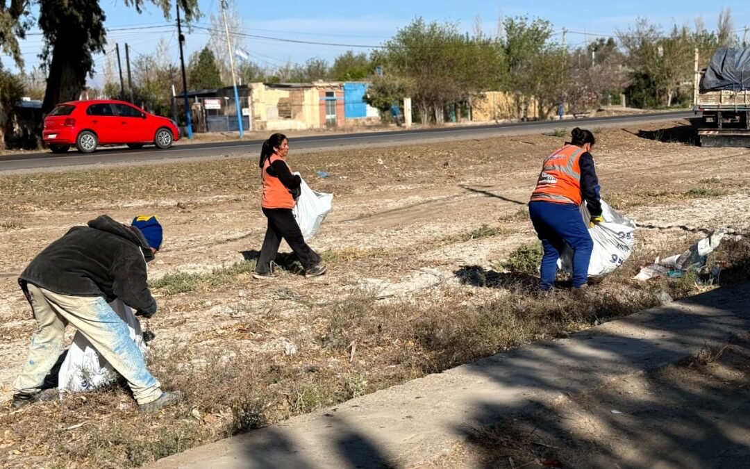 El municipio reforzó la limpieza en Las Chacritas con un nuevo operativo de Servicios y Medio Ambiente